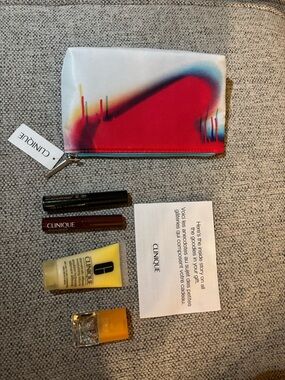 Clinique Cosmetic Bag with QTY 4 items